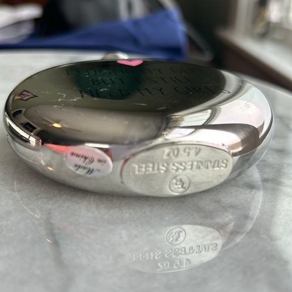 Bride and groom flasks stainless steel groom 6oz bride 4.5 oz screw off lids - Picture 12 of 13